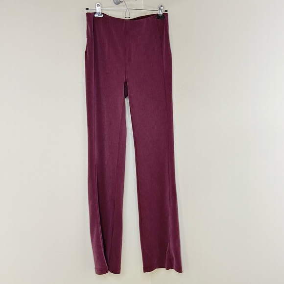New LuluLemon Size 8 Ribbed Softstreme Flared Pant Size 8 in Color Garnet - Picture 3 of 8